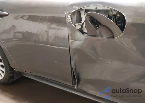 2023 Alfa Romeo Giulia Sprint Awd z USA, uszkodzony, nr VIN ZARFANAN3P7671023